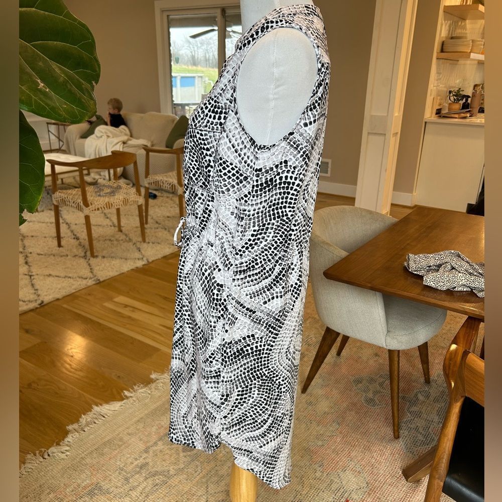 H&Mwhite Gray Mosaic Print Drawstring Waist Butto… - image 3